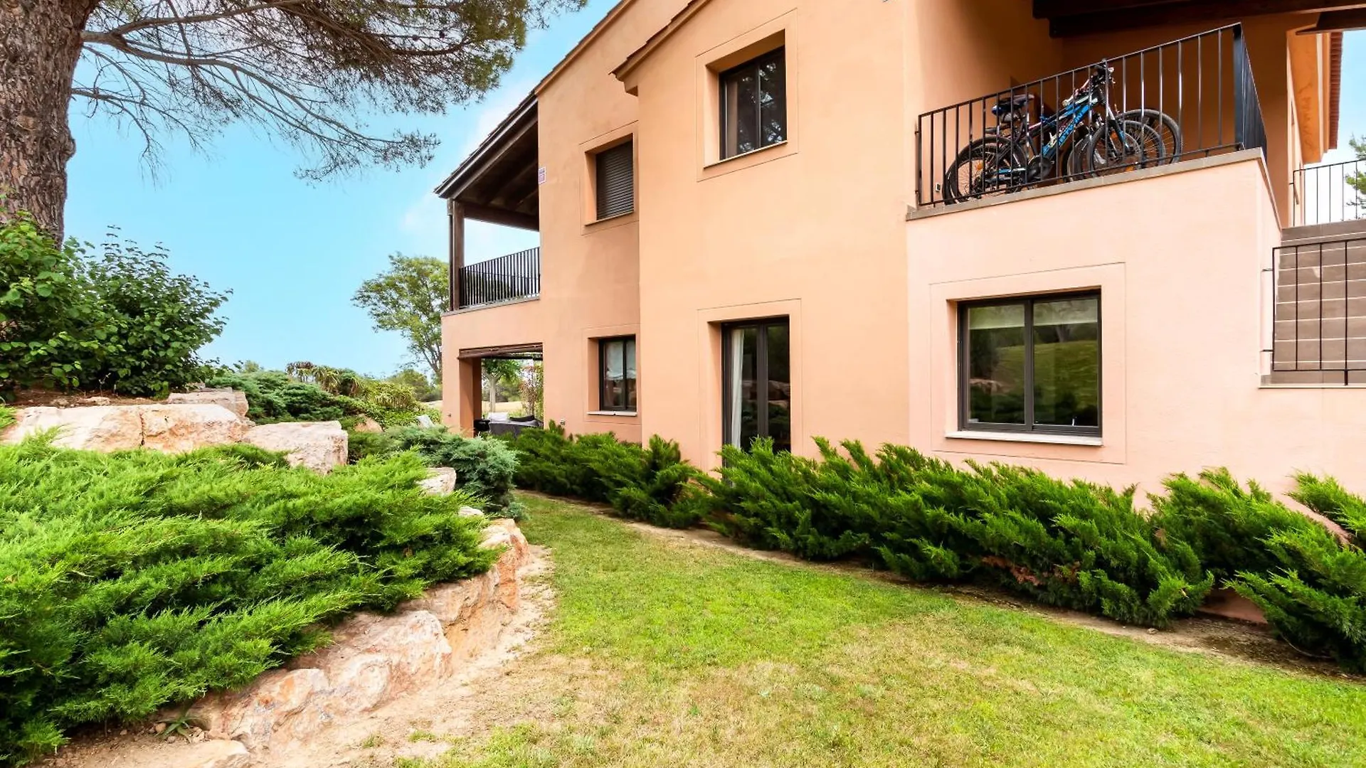 Fabuloso Birdie 8 : Entre Mar Y Montanas Bonmont Terres Noves 0*,  Spain
