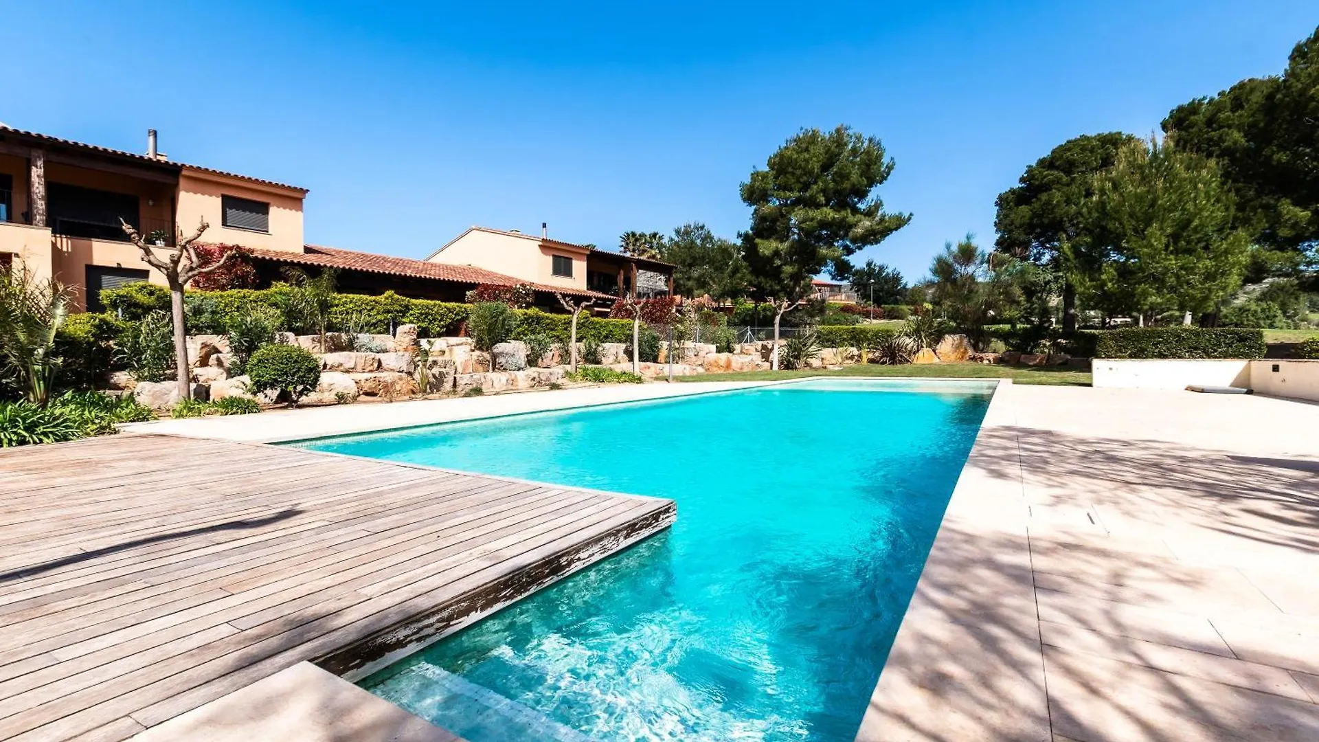 Fabuloso Birdie 8 : Entre Mar Y Montanas Bonmont Terres Noves